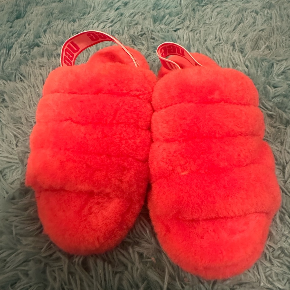Pink fluffy uggs slippers